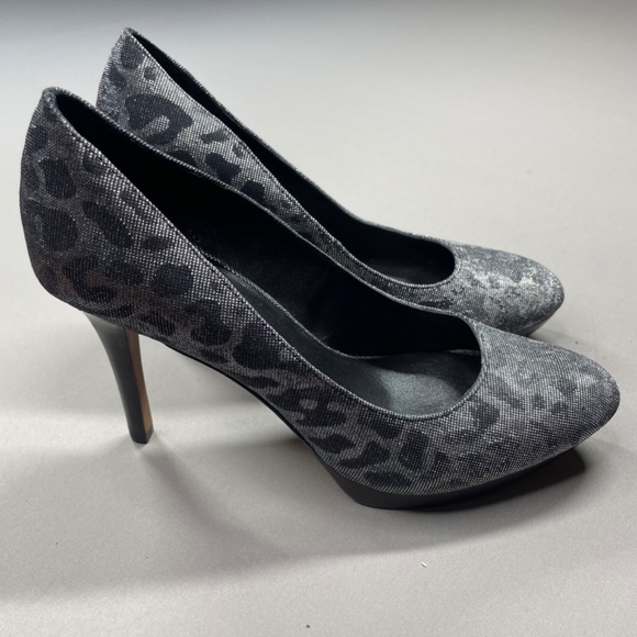 NEW Donald J Pliner Heels Womens 7 black gray animal print elli pumps designer - Picture 2 of 13